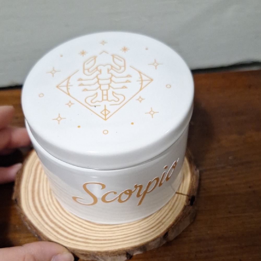 Scorpio Zodiac Citrus candle - Picture 3 of 7
